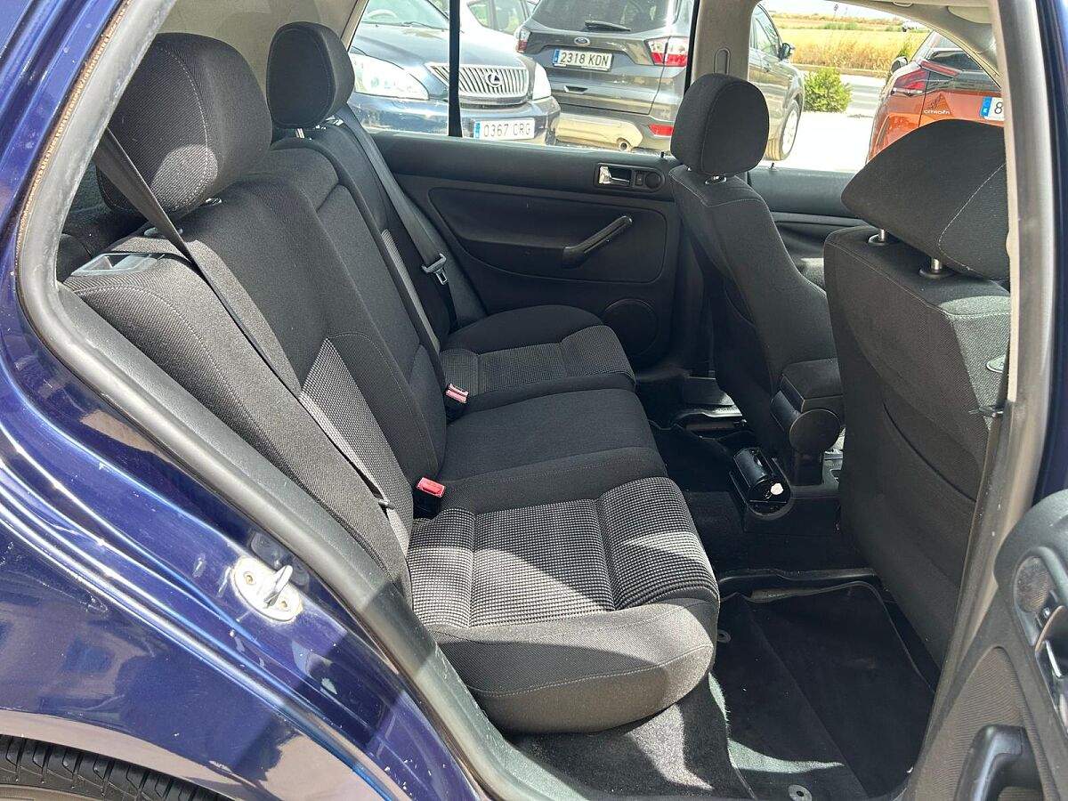 VOLKSWAGEN GOLF 1.6 AUTO SPANISH LHD IN SPAIN 94000 MILES BARGAIN PX 2001